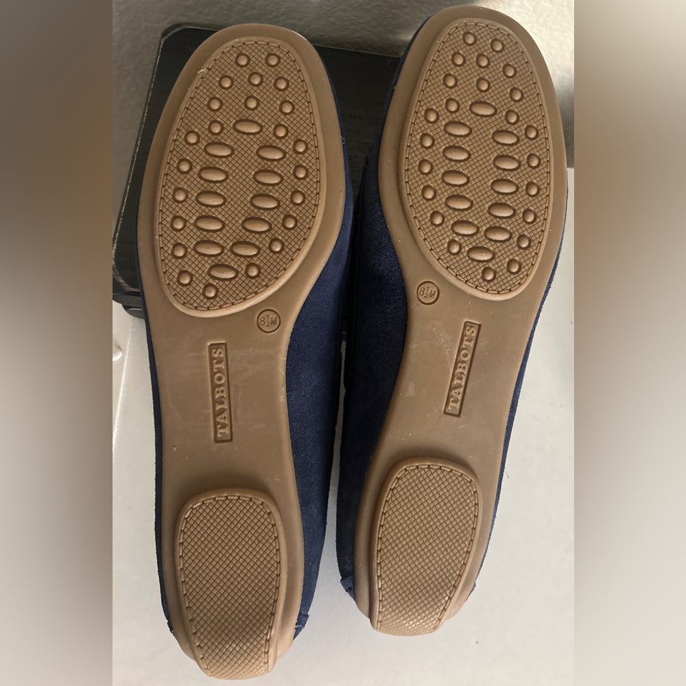 Talbots NWOT Navy Suede Tassel Loafers with Scalloped Trim size 8.5 - Picture 2 of 7